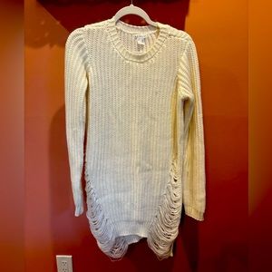 White frayed tunic knit seater
